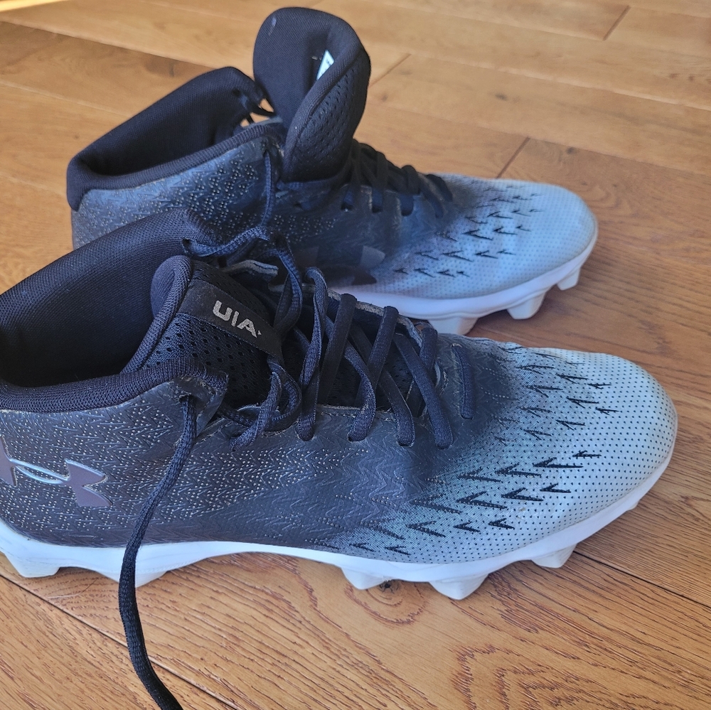 Under Armour Men's Black to Silver Gradient Football Cleats, Size 10.5